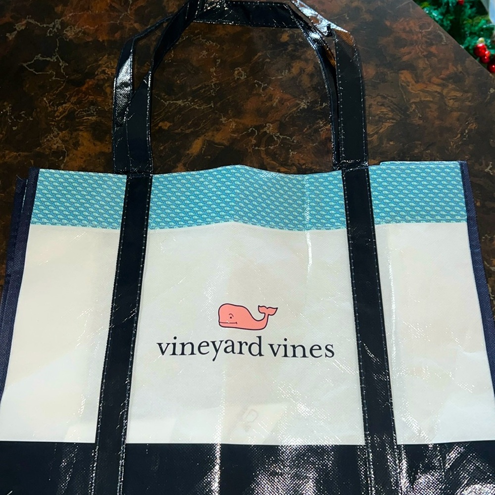 Vineyard vines bag
